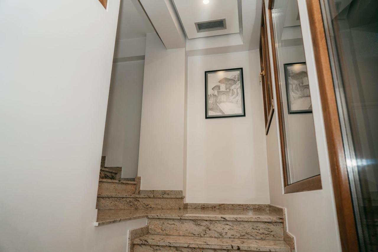 Center Hotel Gjirokastër Eksteriør bilde