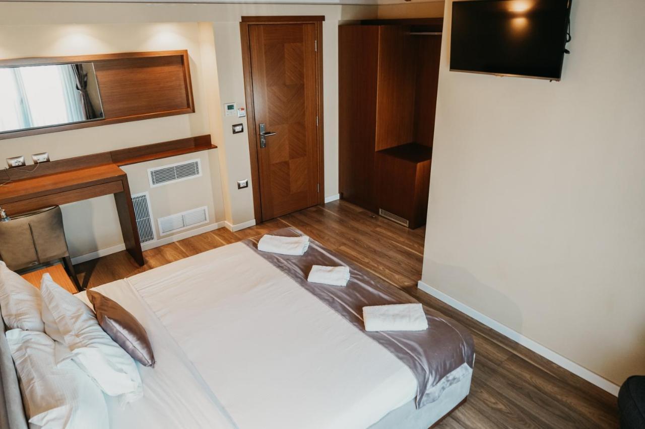Center Hotel Gjirokastër Eksteriør bilde