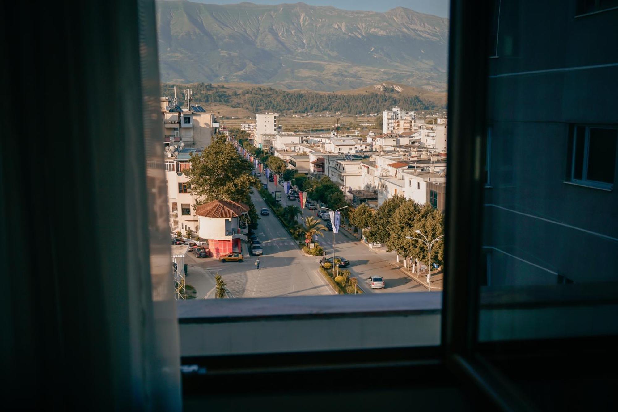 Center Hotel Gjirokastër Eksteriør bilde